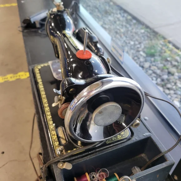 Vintage Hudson Electric Sewing Machine Antique Sewing Machine, Working Condition - Picture 7 of 7